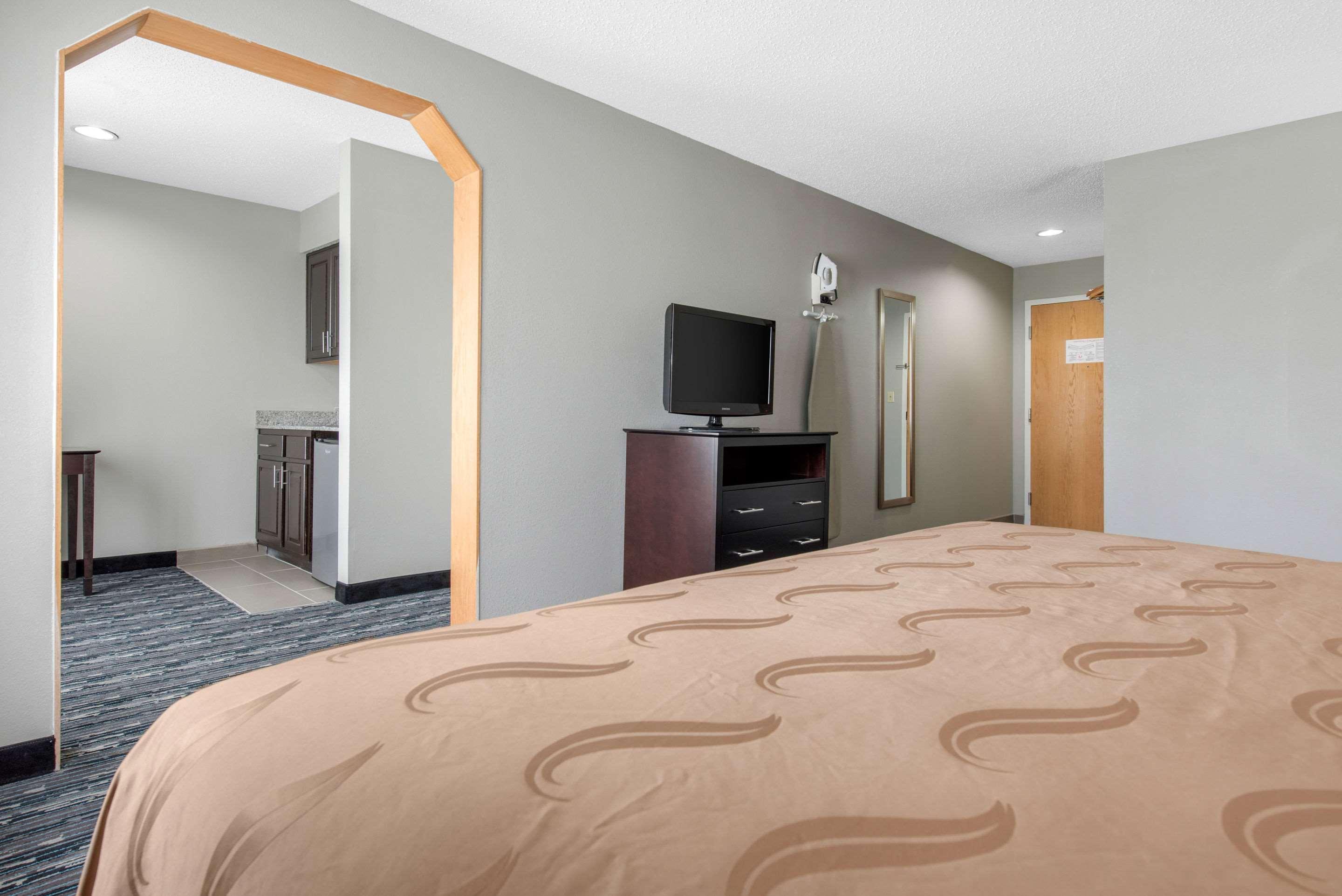 Quality Inn & Suites Brownsburg - Indianapolis West Exterior photo