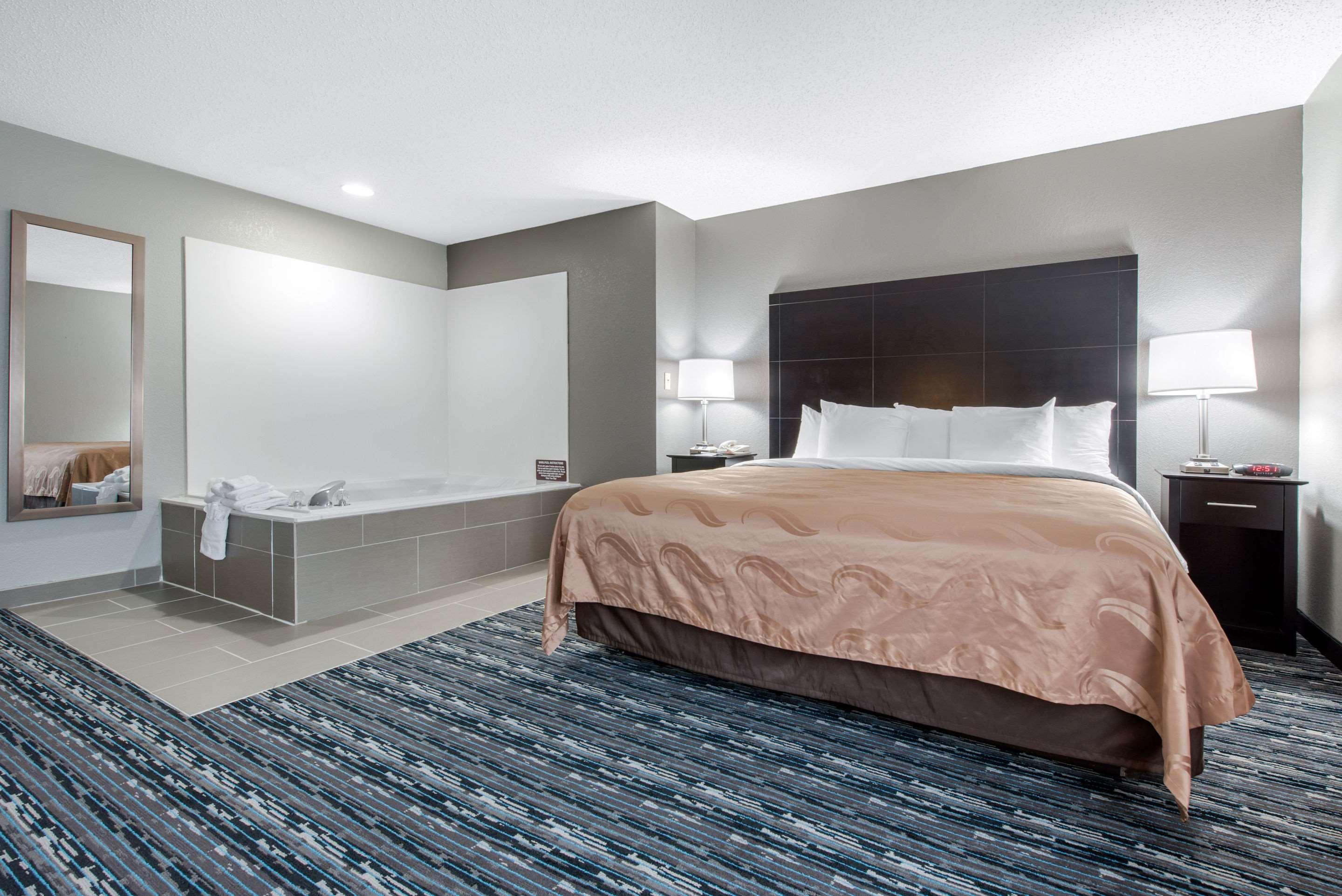 Quality Inn & Suites Brownsburg - Indianapolis West Exterior photo