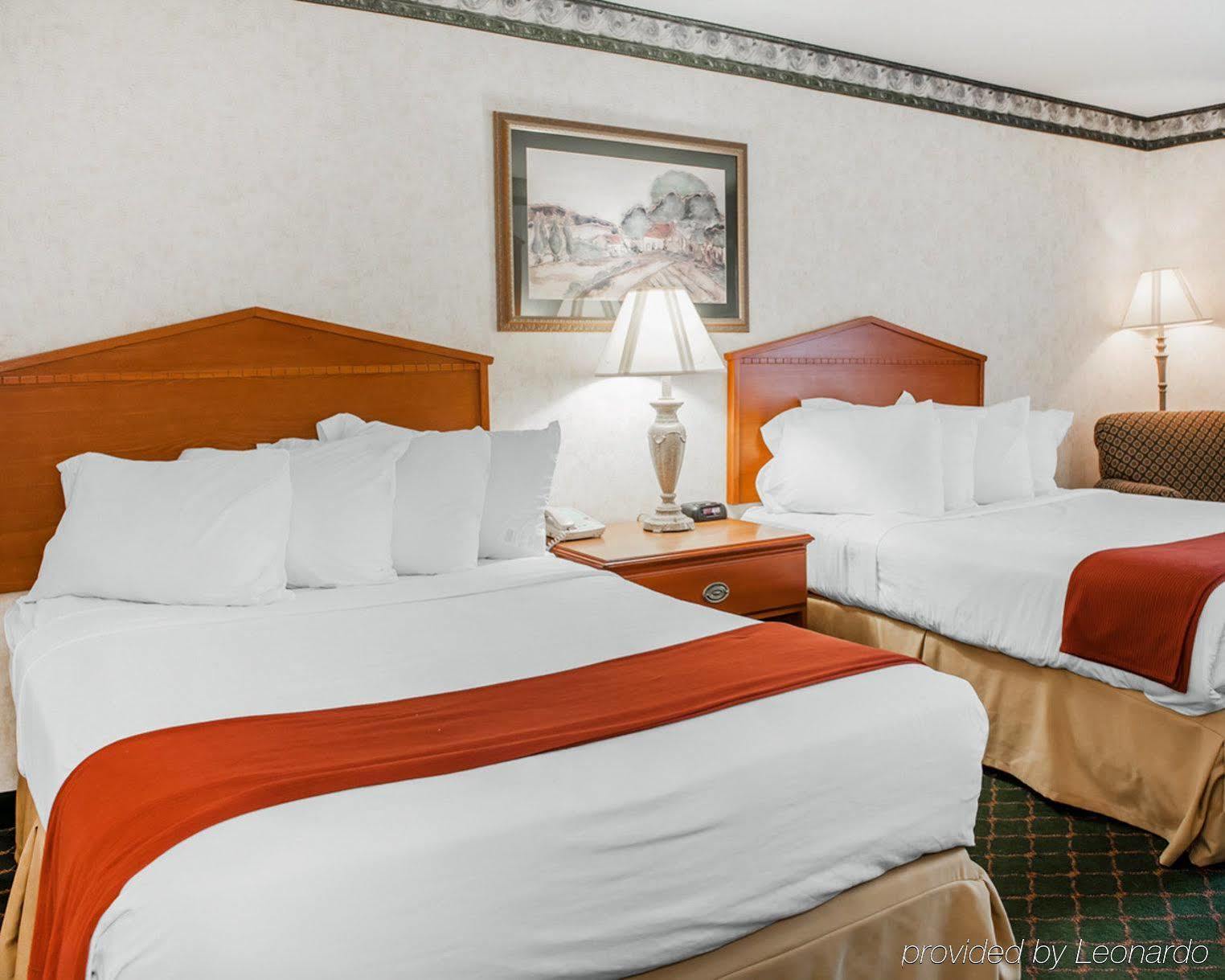 Quality Inn & Suites Brownsburg - Indianapolis West Exterior photo