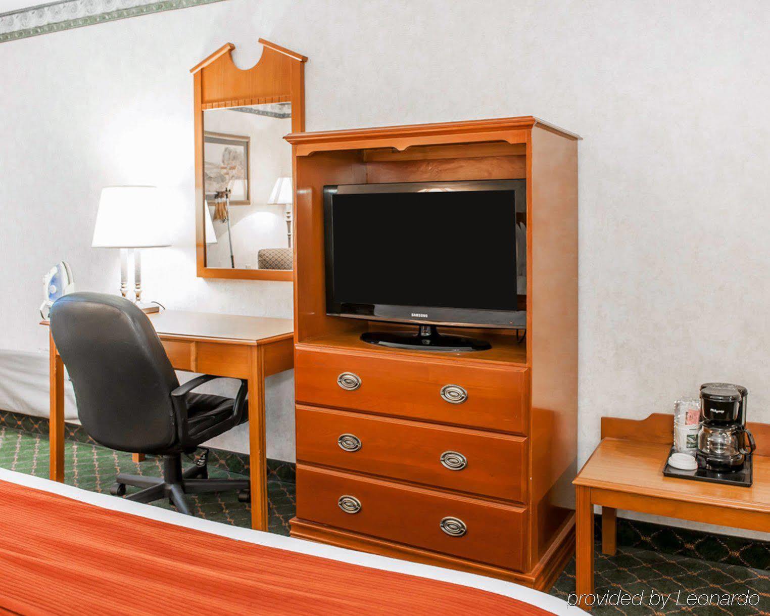 Quality Inn & Suites Brownsburg - Indianapolis West Exterior photo