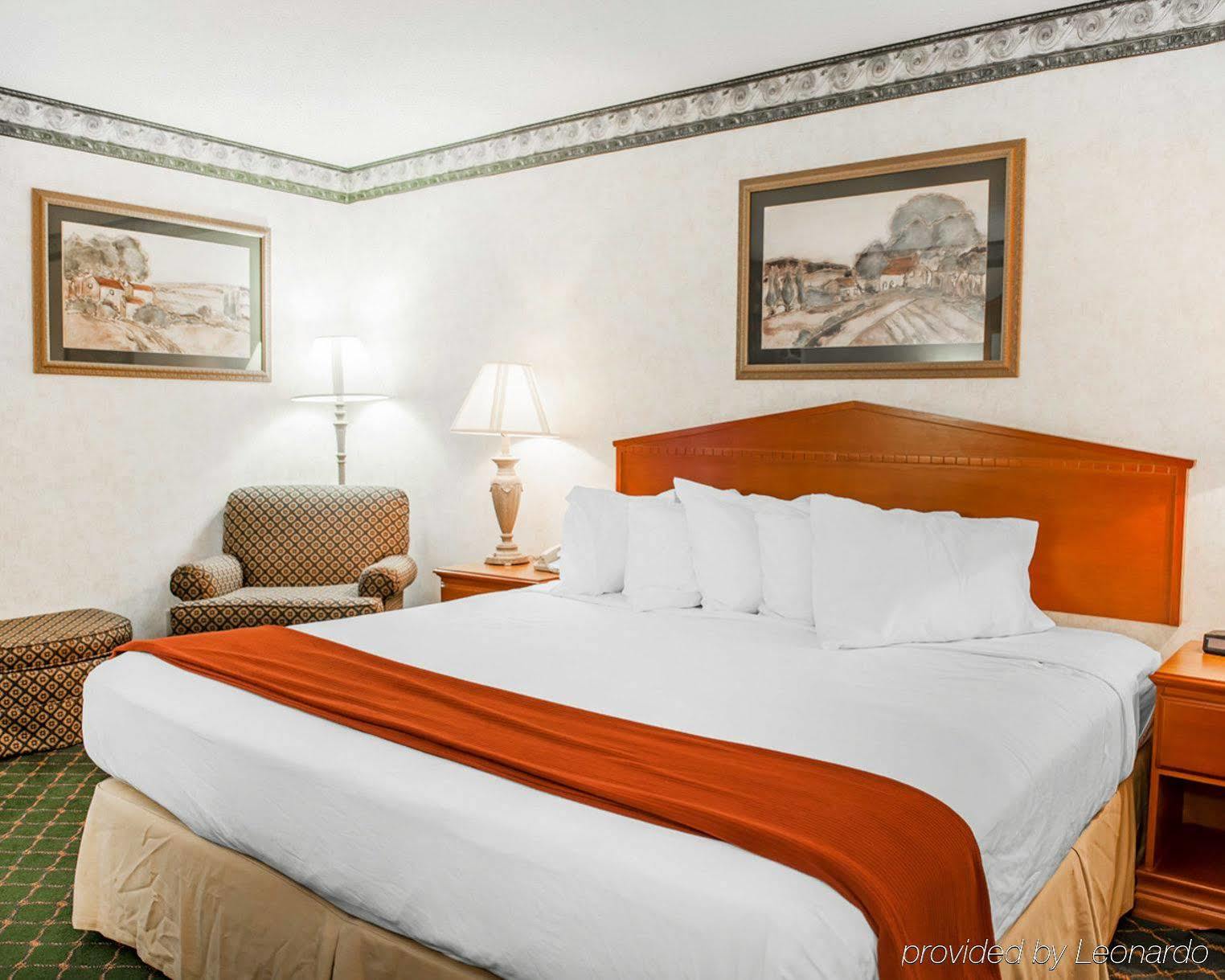 Quality Inn & Suites Brownsburg - Indianapolis West Exterior photo